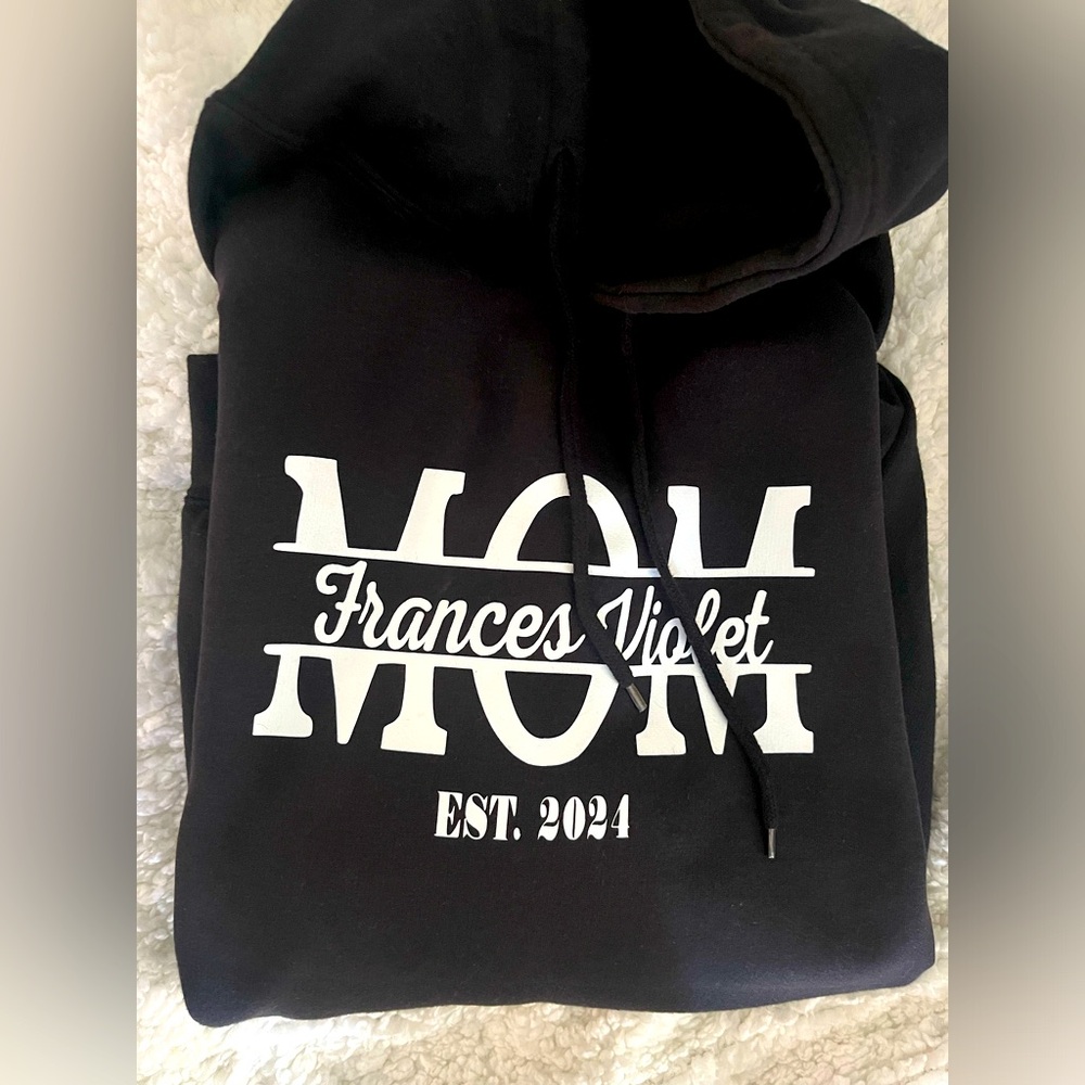 Unisex Custom Names MOM Christmas Gifts Personalized Hoodies Tshirts